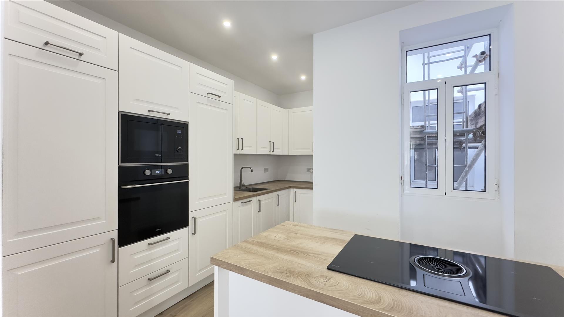 Image of House - 3 Bedrooms - 1 Bathrooms for Sale in South District-Gibraltar, Image 3